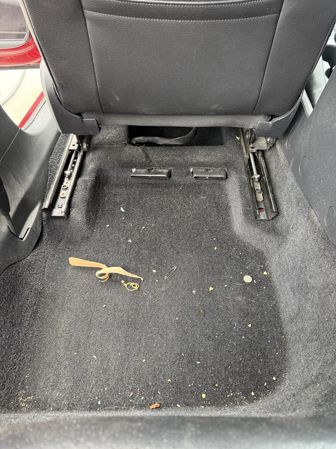 Deep rear-carpet cleaning before detailing